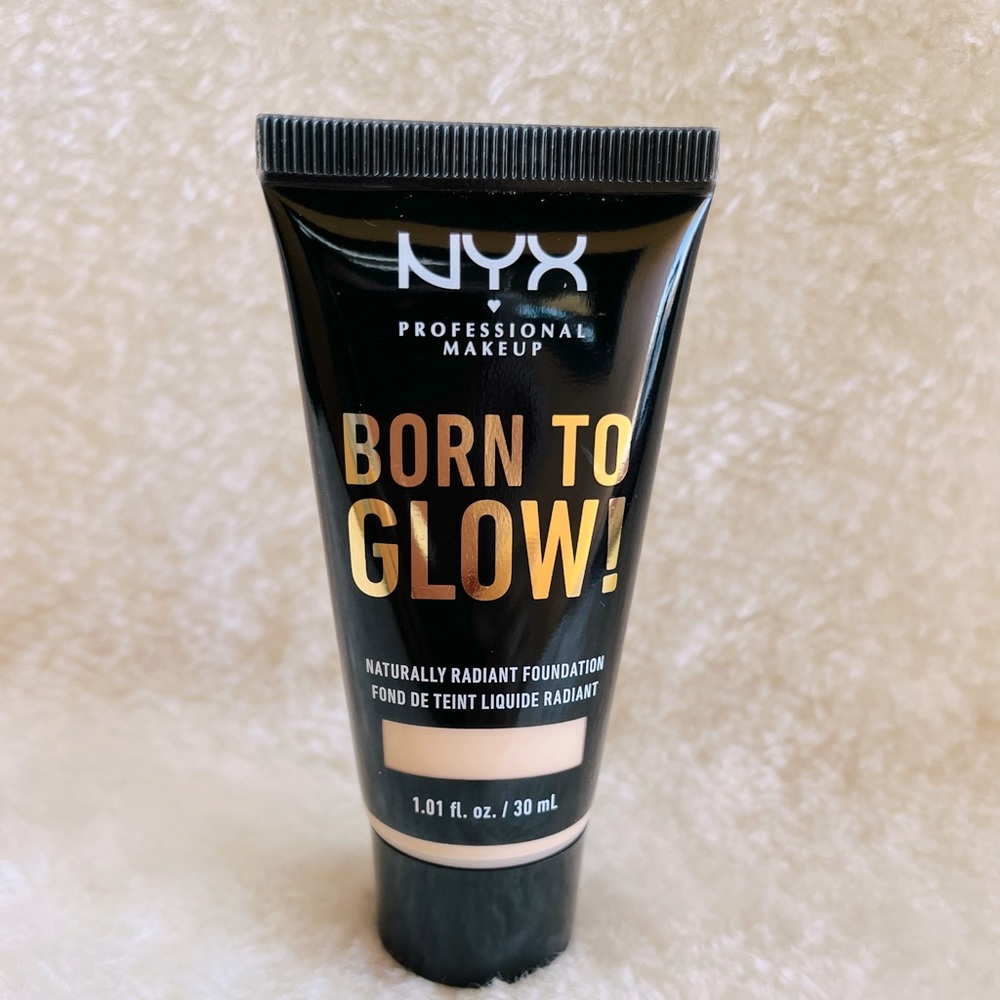 NYX BORN TO GLOW!